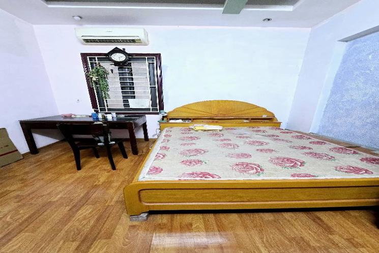 Bán nhà Tây Hồ Xuân La 35m2, 4T, 2 mặt ngõ, ô tô đỗ cửa, gần Hồ Tây