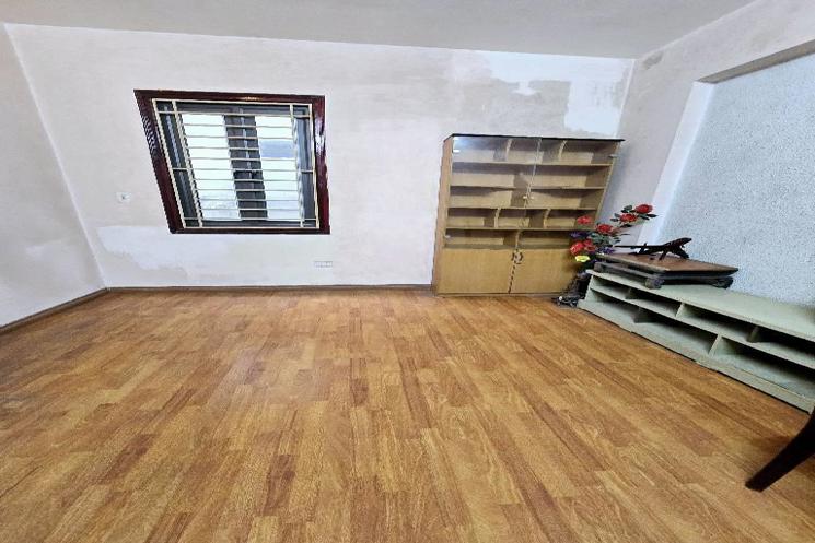 Bán nhà Tây Hồ Xuân La 35m2, 4T, 2 mặt ngõ, ô tô đỗ cửa, gần Hồ Tây
