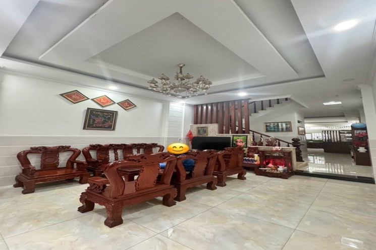 Bán nhà mặt đường Tăng Nhơn Phú, Phước Long, DT 130m2, 3 tầng, sổ hồng. Giá 14.7 tỷ,