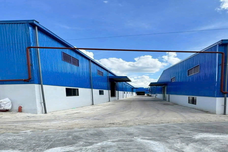 BÁN NHÀ XƯỞNG GIÁ RẺ 215 TỶ 39000M2 TÂN YÊN - BÌNH DƯƠNG