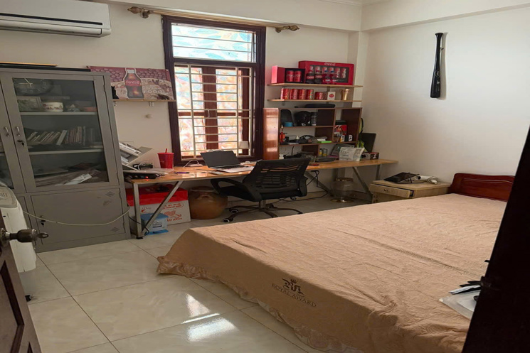CĂN GÓC BÀ TRIỆU, NHÀ ĐẸP DÂN XÂY , 15M RA OTO , SÁT MẶT PHỐ, CẠNH TRƯỜNG HỌC VÀ BÃI GỬI OTO