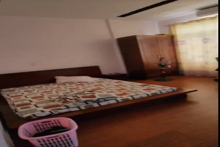 Nhà 2 tầng mặt tiền Thế Lữ . DT:113.5m , ngang 5m