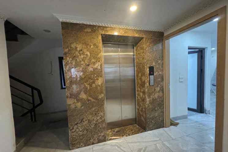 chung cư mini Việt Hưng, 119m x 6 tầng, mặt tiền 5.5m, nở hậu, 19 phòng khép kín, dòng tiền