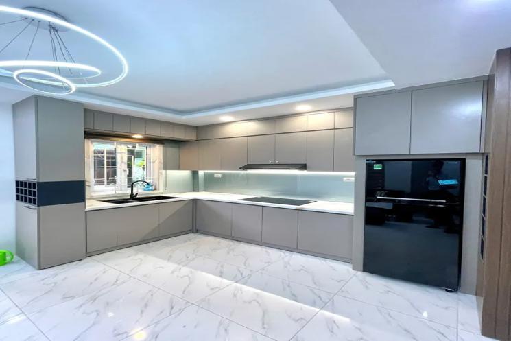 Bán Nhà  Ngõ Thống Nhất 28/33m2.  5 tầng. mặt tiền 5.5m. giá 8.6 tỷ Hai Bà Trưng Hà Nội
