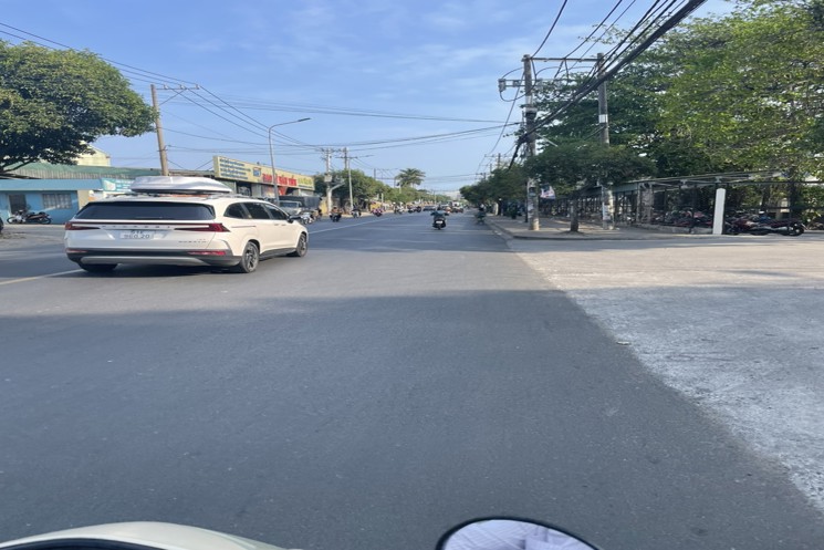 Bán đất 40x80m giá 25 tỷ Đường 12m Đường Bùi Công Trừng