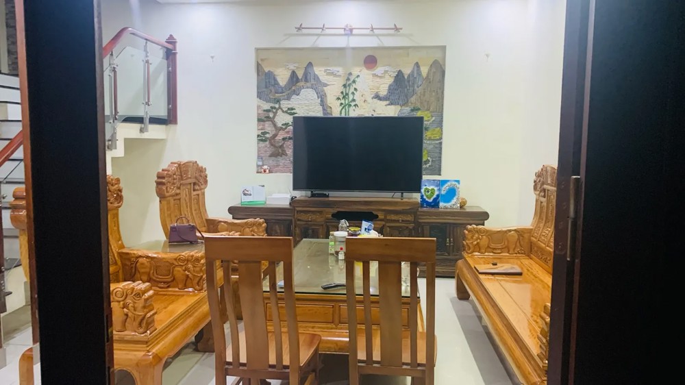 NHÀ MỚI Ở LUÔN Phố Tư Đìnnh 100m2 X 3 Tầng mặt tiền 5m, 11.5 Tỷ Long Biên