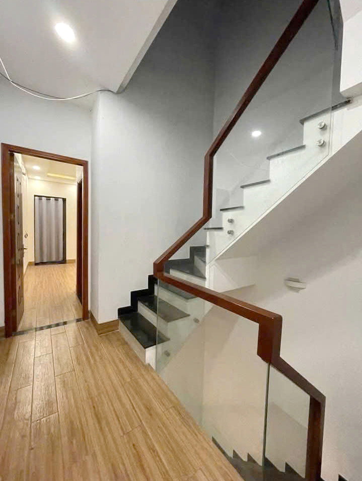 Bán nhà mặt tiền đường Số 17 ngay chợ Phạm Thế Hiển Phường 4 Quận 8