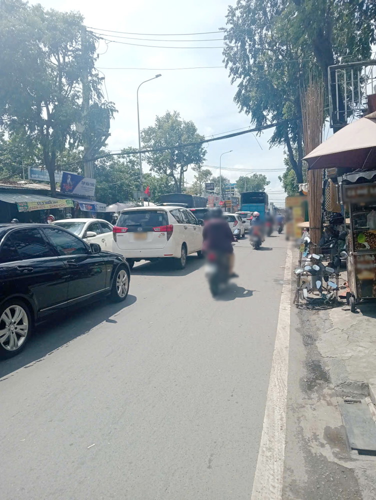 Nhà mặt tiền kinh doanh Phạm Hùng gần siêu thị Satra