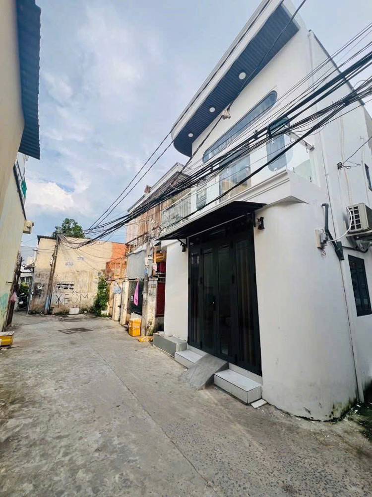 Bán Gấp Nhà Hẻm Huỳnh Tấn Phát Q7, 32m2, 2 Tầng, Giá Hời Chỉ 2.9 Tỷ, Sổ Hồng