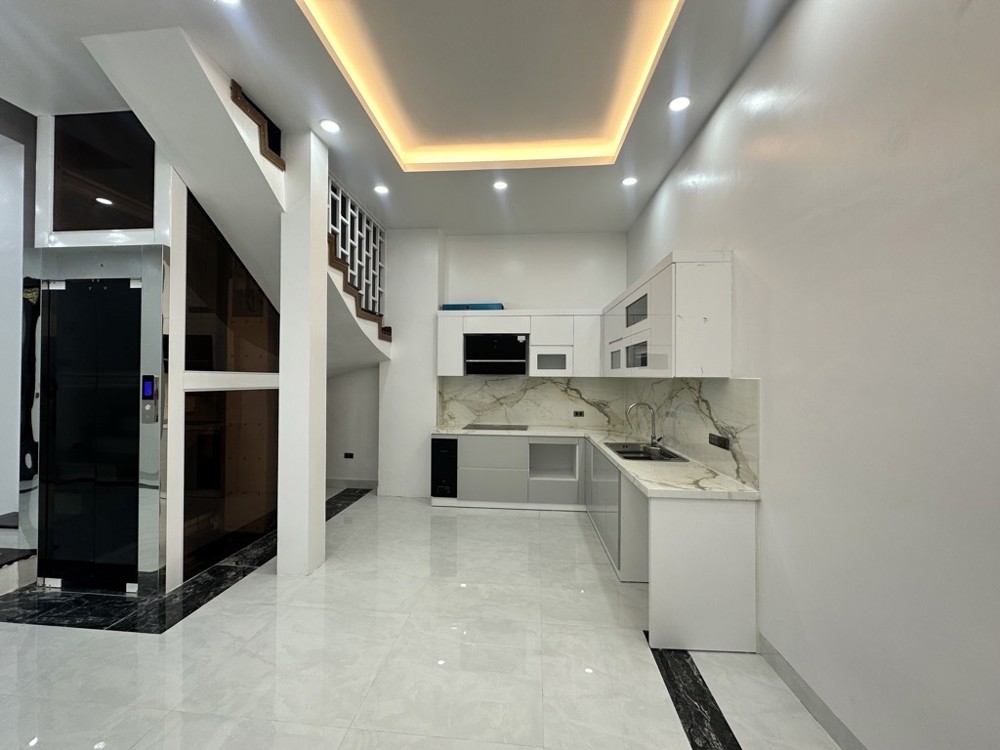 BÁN NHÀ NGUYỄN SƠN-LONG BIÊN,LÔ GÓC, NGÕ OTO,THANG MÁT, 70M2, NHỈNH13 TỶ