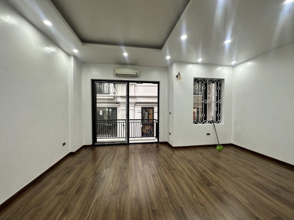 BÁN NHÀ NGUYỄN SƠN-LONG BIÊN,LÔ GÓC, NGÕ OTO,THANG MÁT, 70M2, NHỈNH13 TỶ