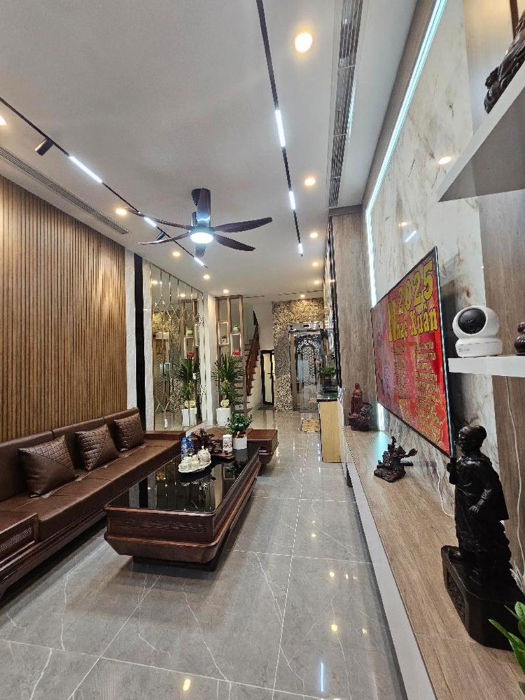 BÁN NHÀ NGUYỄN SƠN-LONG BIÊN, 38M, THANG MÁY, FULL NỘI THẤT, NHỈNH11 TỶ