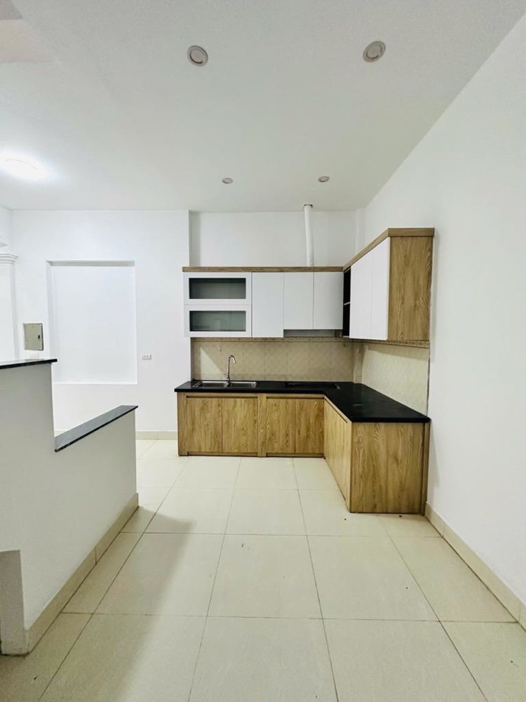 Bán nhà mới Liên Mạc 40m2, 5T, mặt tiền 4m, ô tô tránh đỗ cửa, giá 6 tỷ