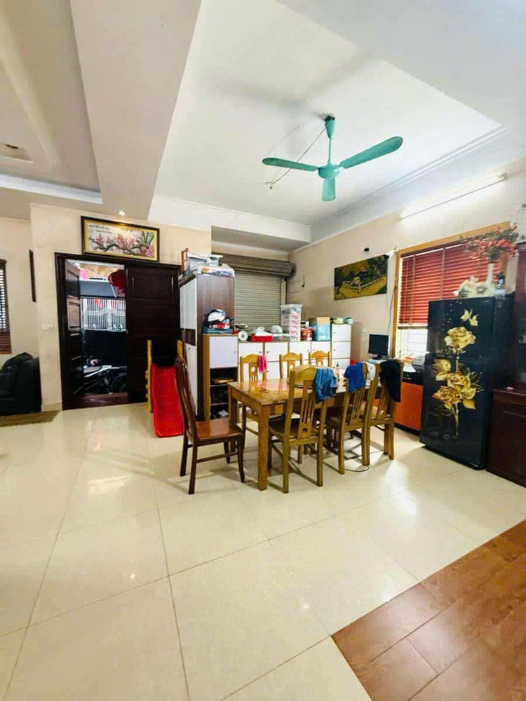 MẶT TIỀN KHỦNG - Ô TÔ VF3 VÀO NHÀ - 10M RA NGÕ Ô TÔ TẢI - VỊ TRÍ ĐẸP ĐẦU TƯ  SỬA CCMN CỰC ĐẸP - Lê
