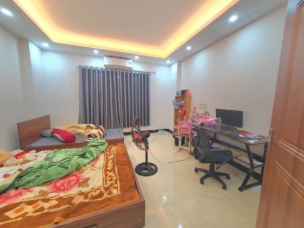 Bán nhà Văn Tiến Dũng 42m2, 5 tầng, ô tô tránh trước cửa, gần Vinhomes Wonder