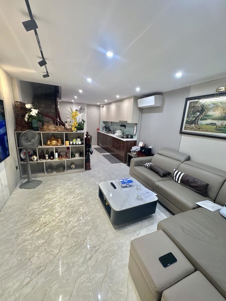 Nhà đẹp Phú Diễn 39m², 5T, ô tô tránh, gần công viên lớn Hà Nội