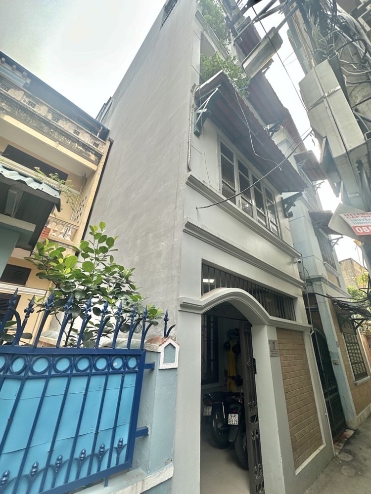 LẠC LONG QUÂN 40M GIÁ 12 TỶ-GẦN Ô TÔ TRÁNH,NGÕ THÔNG,DÂN XÂY,NỘI THÁT ĐẸP