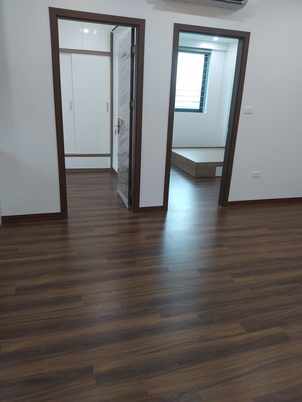 Bán căn hộ Trần Quý Kiên, Cầu Giấy - 60m² - 4.9 tỷ - Full Nội Thất
