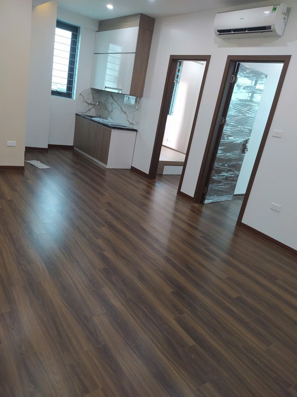 Bán căn hộ Trần Quý Kiên, Cầu Giấy - 60m² - 4.9 tỷ - Full Nội Thất