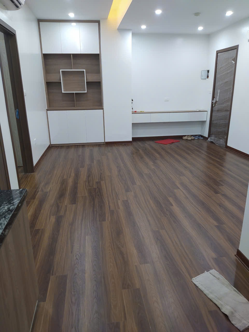 Bán căn hộ Trần Quý Kiên, Cầu Giấy - 60m² - 4.9 tỷ - Full Nội Thất