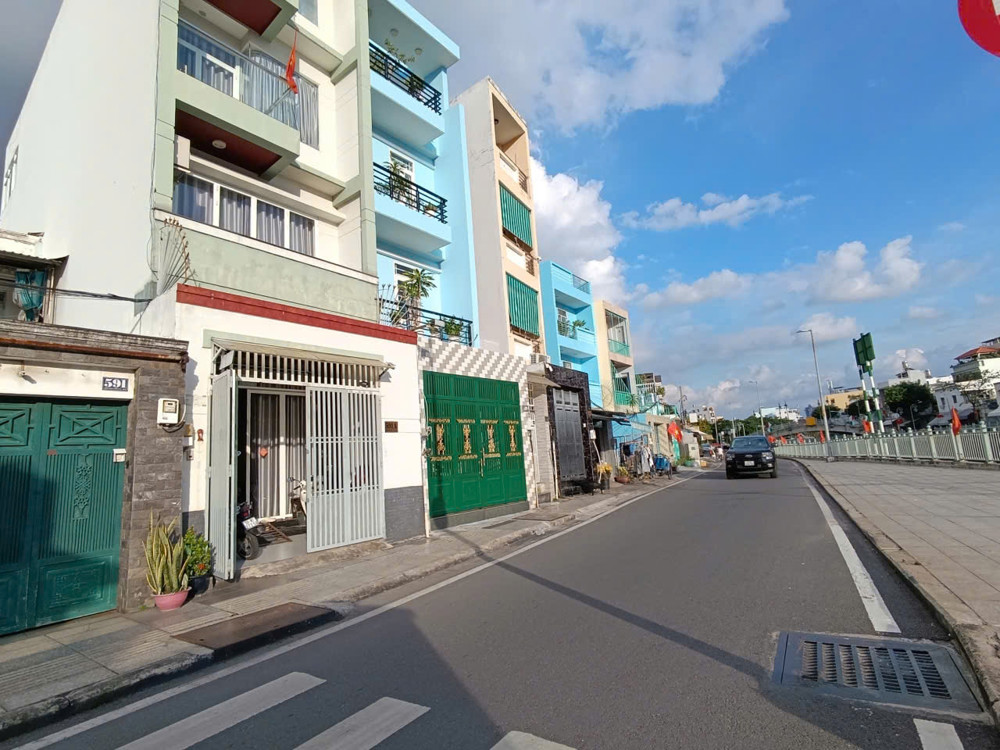BÁN NHÀ LÒ GỐM GẦN HẬU GIANG QUẬN 6,3 TẦNG,6.5X10M, GIÁ CHỈ 6 TỶ