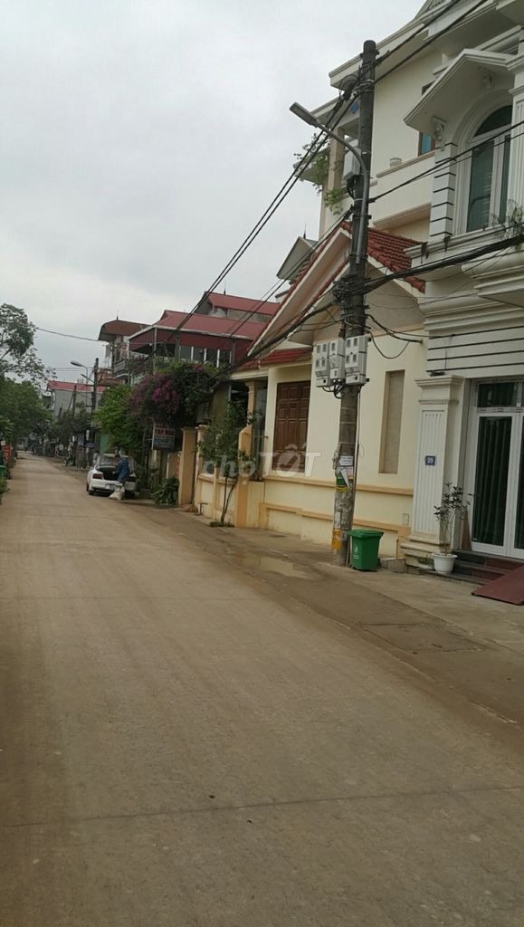 Cho Thuê Nhà 3.5 Tầng Hiện Đại, Vị Trí Đắc Địa - Cộng Hòa, Hoài Đức, Hà Nội