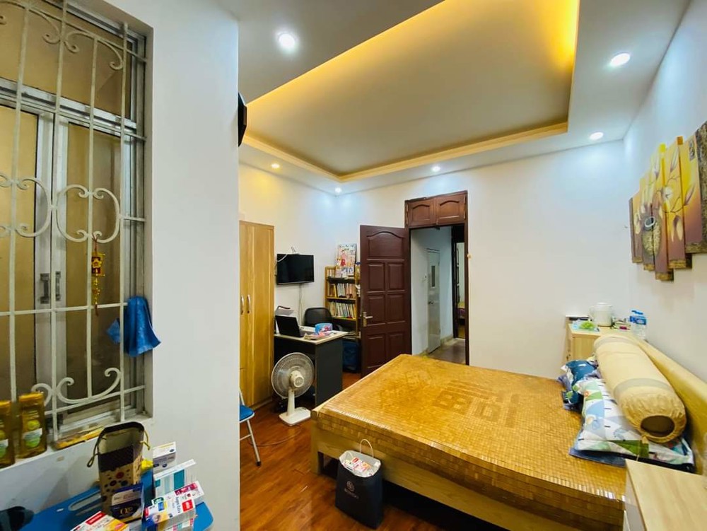 Hoàng Quốc Việt phân lô ô tô tránh vào nhà, 1 ngoặt ra phố, mặt tiền rộng, nhà dân xây ở sướng