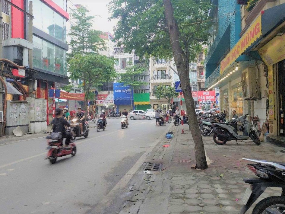 Bán tòa nhà 10 tầng, 160m2 Mặt phố Đoàn Thị Điểm - Vị trí VIP, Dòng tiền khủng
