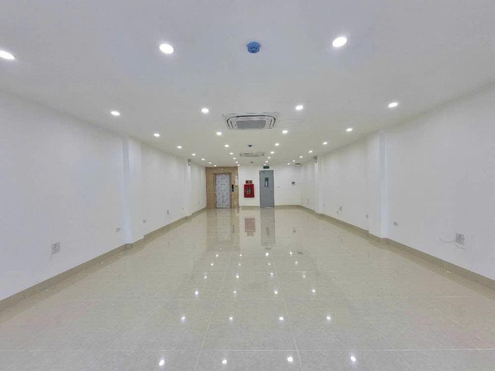 Bán nhà 6 tầng, 100m2 mặt đường Văn Cao, Ba Đình - Giá Cao, Dòng Tiền Ổn Định