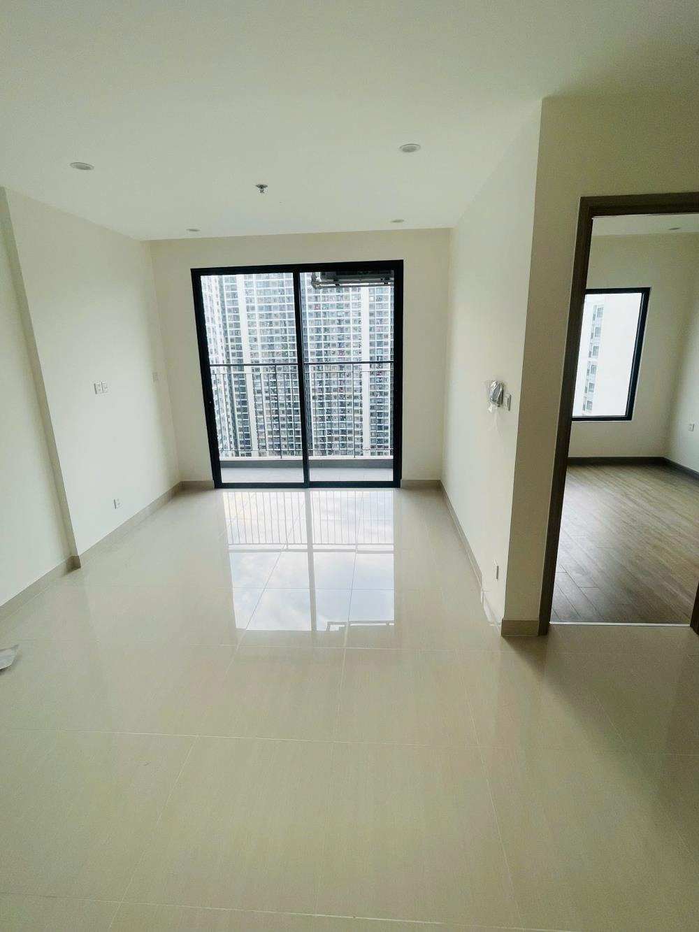 Căn Hộ Vinhomes Quận 9 Giá 2 Tỷ - 2 Phòng Ngủ | Liên Hệ Zalo 0704056251