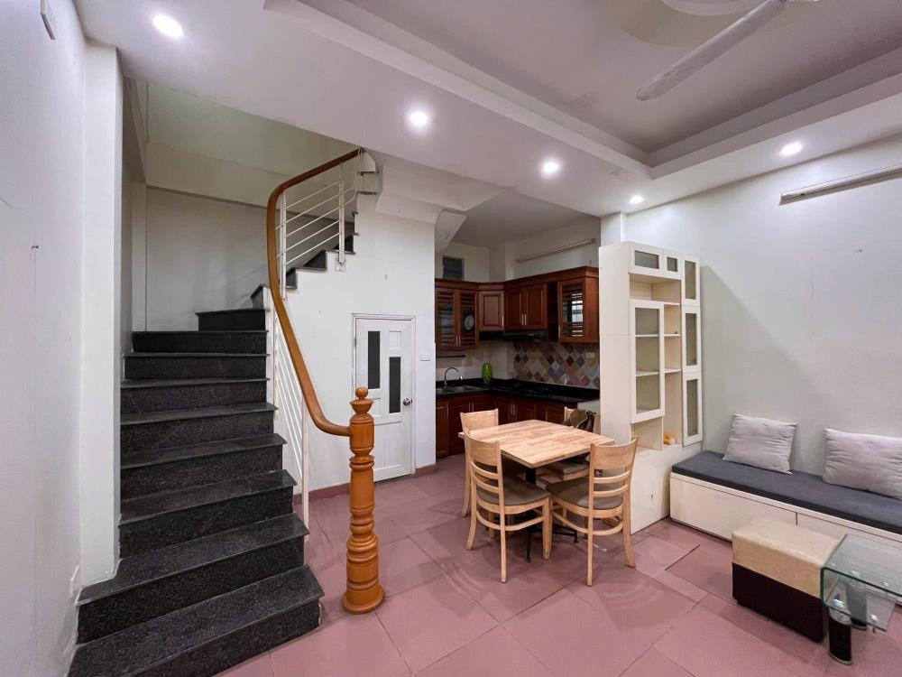 Cho Thuê Nhà 4 Tầng Vĩnh Phúc, Ba Đình - Giá 11 Triệu/Tháng