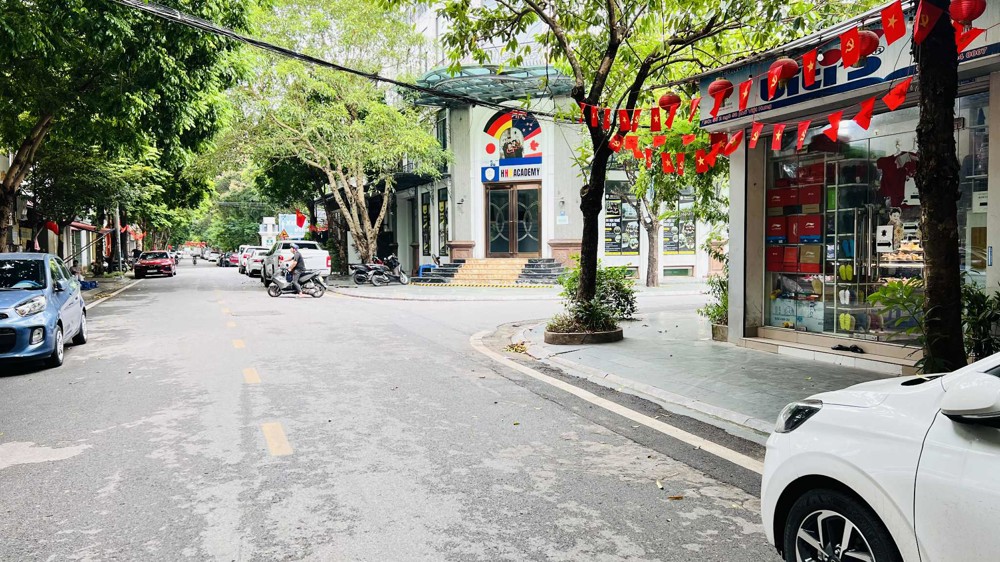 bán nhà mặt phố Việt Hưng, lô góc 3 thoáng, mặt tiền 19m, vỉa hè, kinh doanh ngày đêm