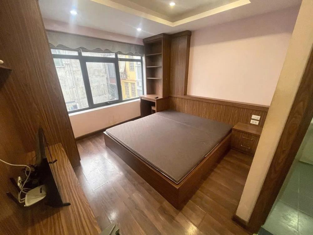 Cho Thuê/Bán Khách Sạn Mini 7 Tầng, 21 Phòng, Lê Văn Lương - Dòng Tiền 1.8 Tỷ/Năm