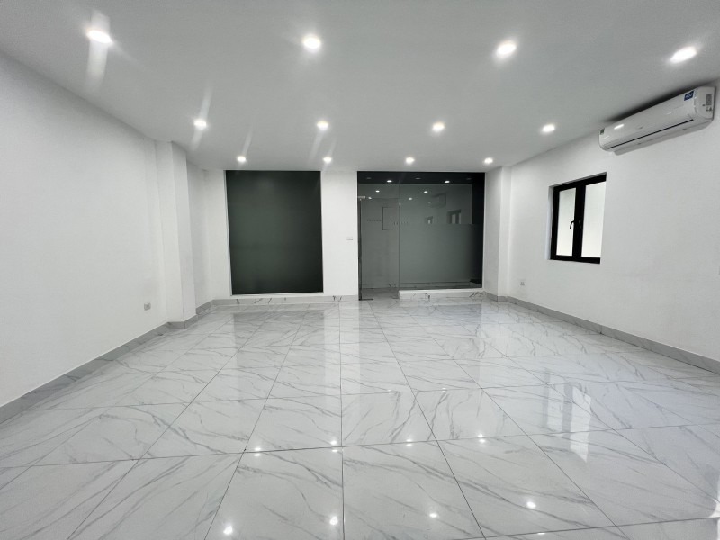 Bán Nhà Phố Trần Khát Chân - 50m² - 6 Tầng - Lô Góc 3 Thoáng - Giá 21.5 Tỷ