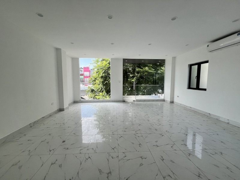Bán Nhà Phố Trần Khát Chân - 50m² - 6 Tầng - Lô Góc 3 Thoáng - Giá 21.5 Tỷ