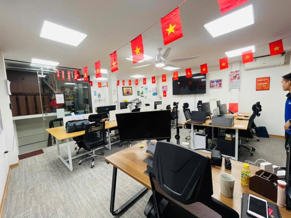 Bán nhà Cầu Giấy - Đất Phân Lô - Ô Tô Vào Nhà - Giá Tốt