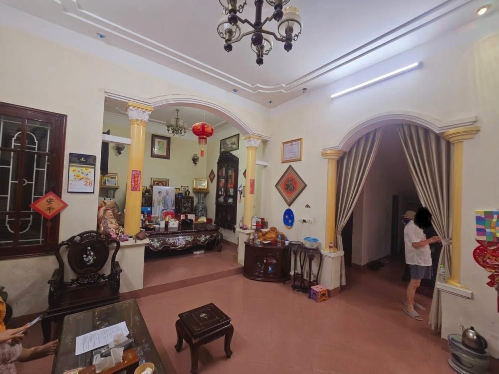 Bán nhà Xuân Thuỷ - Cầu Giấy 154m², 4 tầng, mặt tiền 18m, ô tô tránh, lô góc, kinh doanh