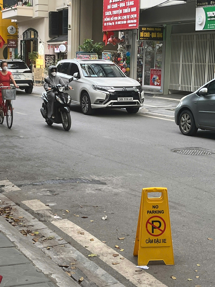 CẦN BÁN GẤP ĐẤT TÂY HỒ 210M - TIỆN ÍCH NGÚT NGÀN - BA BƯỚC RA CÁC TUYẾN PHỐ TÂY HỒ - THÍCH HỢP XÂY