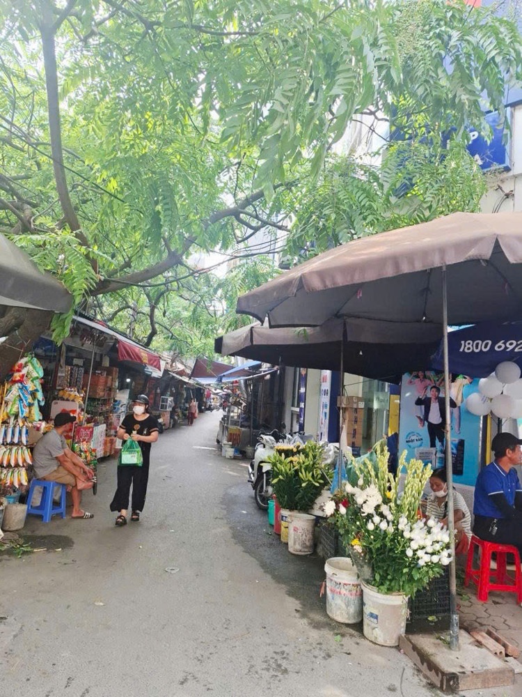 CẦN BÁN GẤP ĐẤT TÂY HỒ 210M - TIỆN ÍCH NGÚT NGÀN - BA BƯỚC RA CÁC TUYẾN PHỐ TÂY HỒ - THÍCH HỢP XÂY