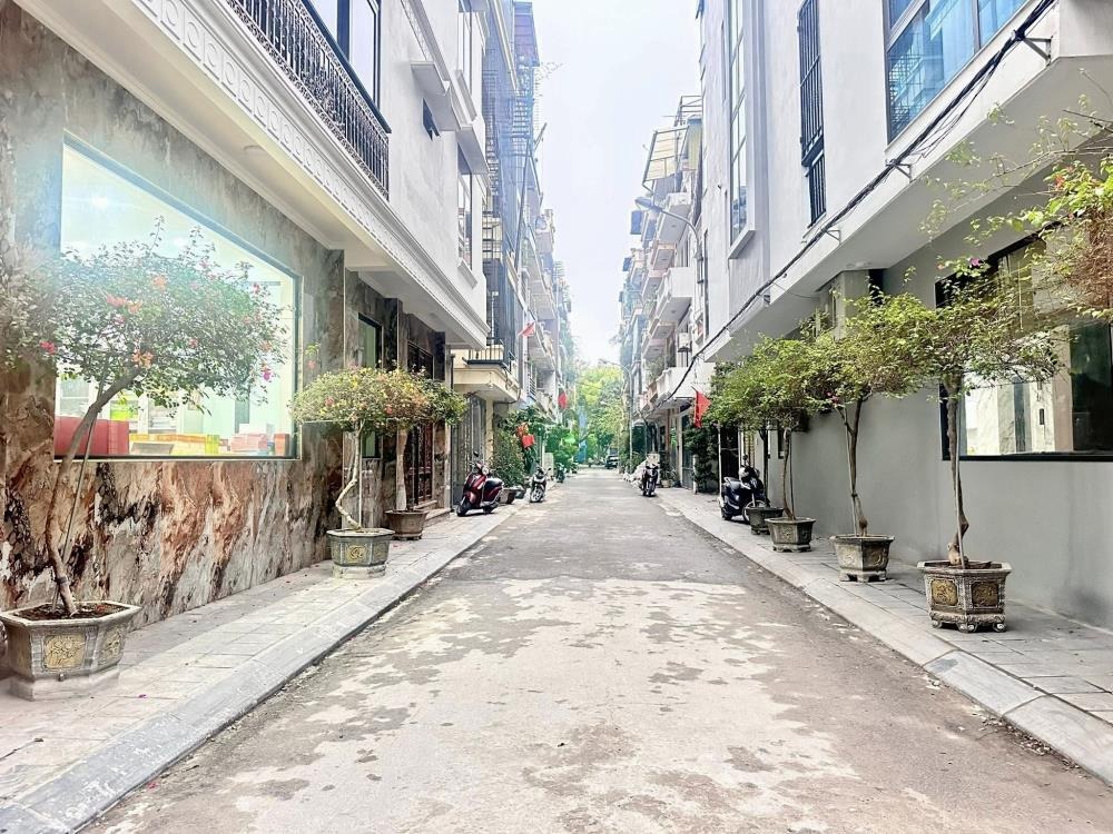Mặt Ngõ Thái Hà - Vị Trí Đắc Địa - Kinh Doanh - 108m² - 7 Tầng - Thang Máy