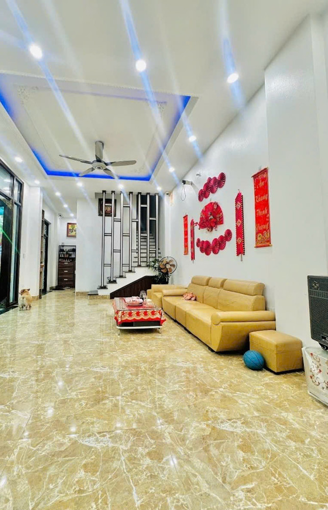 BÁN GẤP NHÀ NGÔ THỊ NHẬM SÁT CHỢ BÔNG ĐỎ,OTO,55M,5 TÂNG,MT:5M