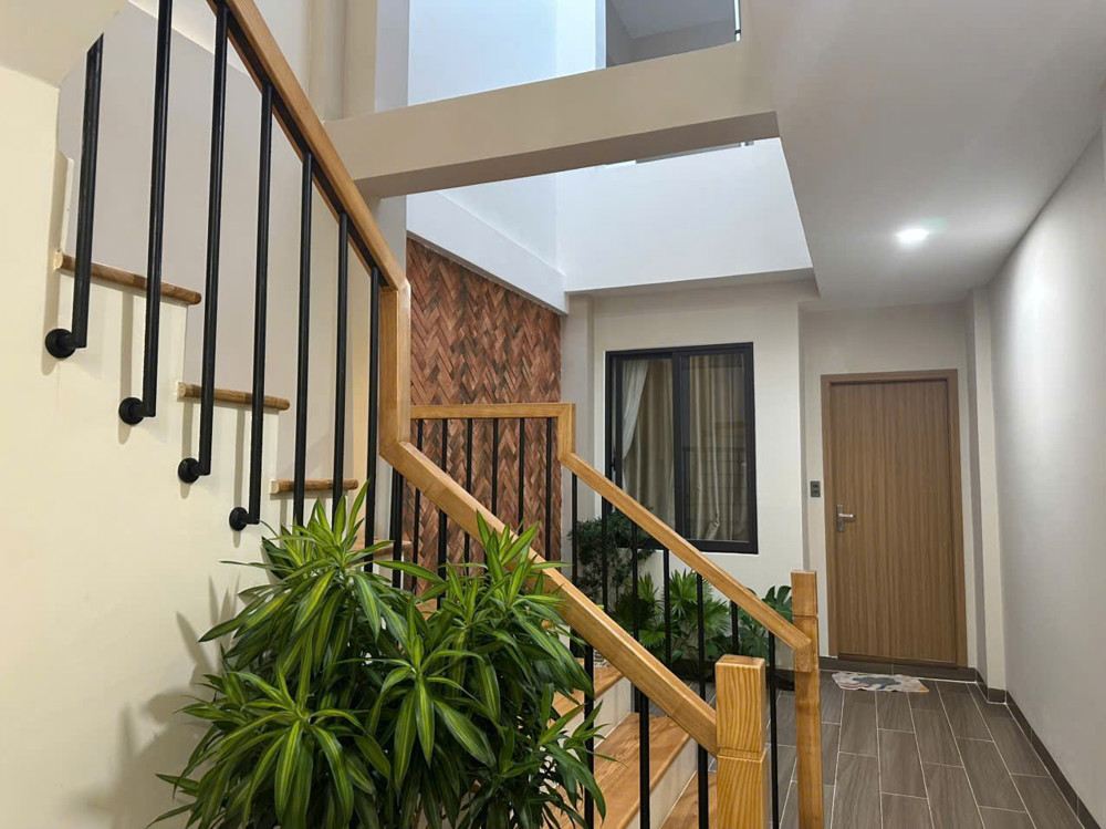 Bán nhà đẹp 2 tầng mặt tiền đường Nguyễn Hữu Huân - Giá 11 Tỷ
