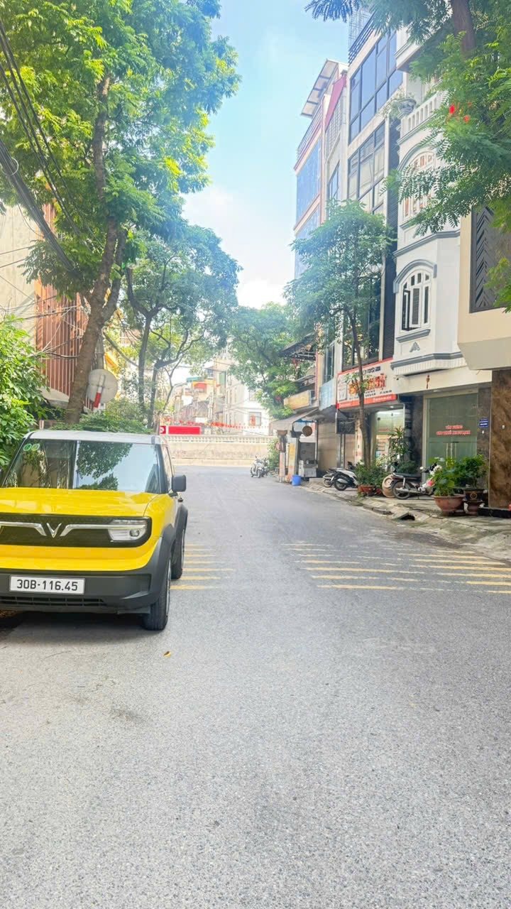 Bán nhà Kim Đồng - 55m2, Mặt Tiền Rộng, Ô Tô Tránh - 16.88 tỷ