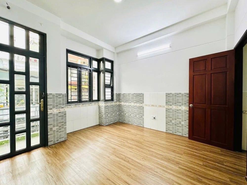 Bán nhà chính chủ Lê Văn Sỹ, Tân Bình - 5.6m x 11m, Vị trí đẹp, Giá tốt