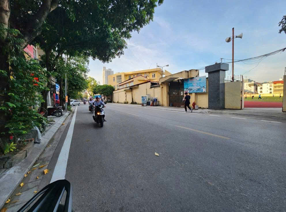 PHÂN LÔ_OTO TRÁNH BÀ TRIỆU_55M,4 TẦNG ,NGÕ 4 BÀ TRIỆU