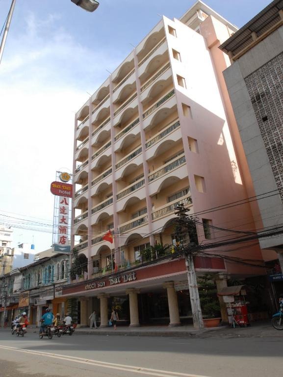 Bán nhà Trần Hưng Đạo, Quận 5 - 55m² - 4 Tầng - Vị trí đắc địa, giá tốt