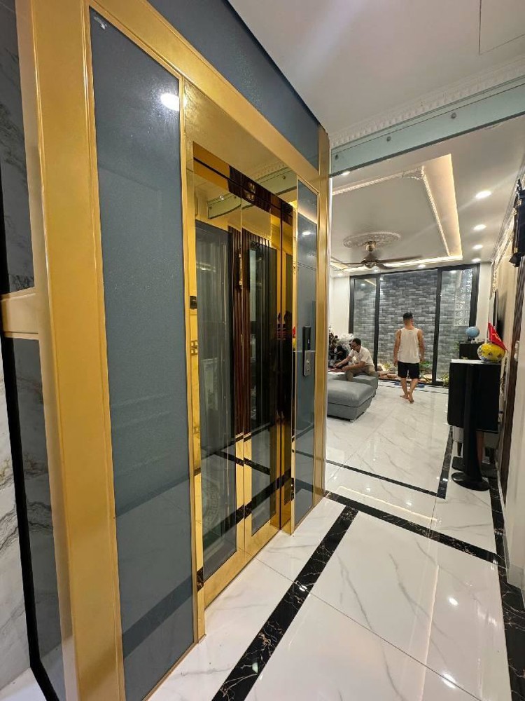 Bán nhà 58m2, 6 tầng ô tô tránh, gần công viên lớn Hà Nội – Cầu Diễn