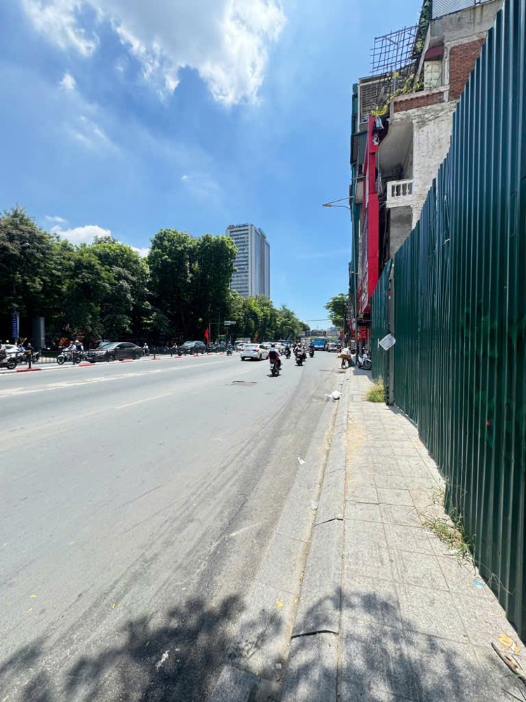 MẶT PHỐ TÂY SƠN - ĐẤT VÀNG 631m2 - MẶT TIỀN 18m - ĐỐI DIỆN ĐẠI HỌC THỦY LỢI - 360 TỶ