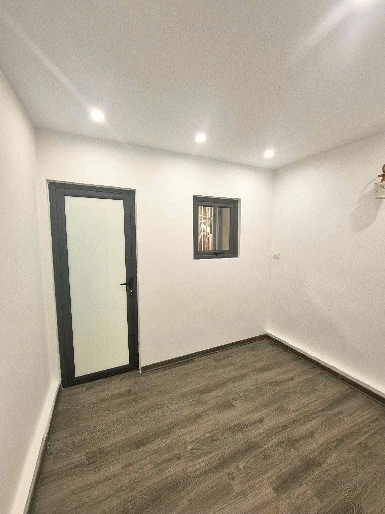 Nhà Đội Cấn - Ngõ Thông Kinh Doanh - Đỗ Cửa - Giá Dưới 5 Tỷ