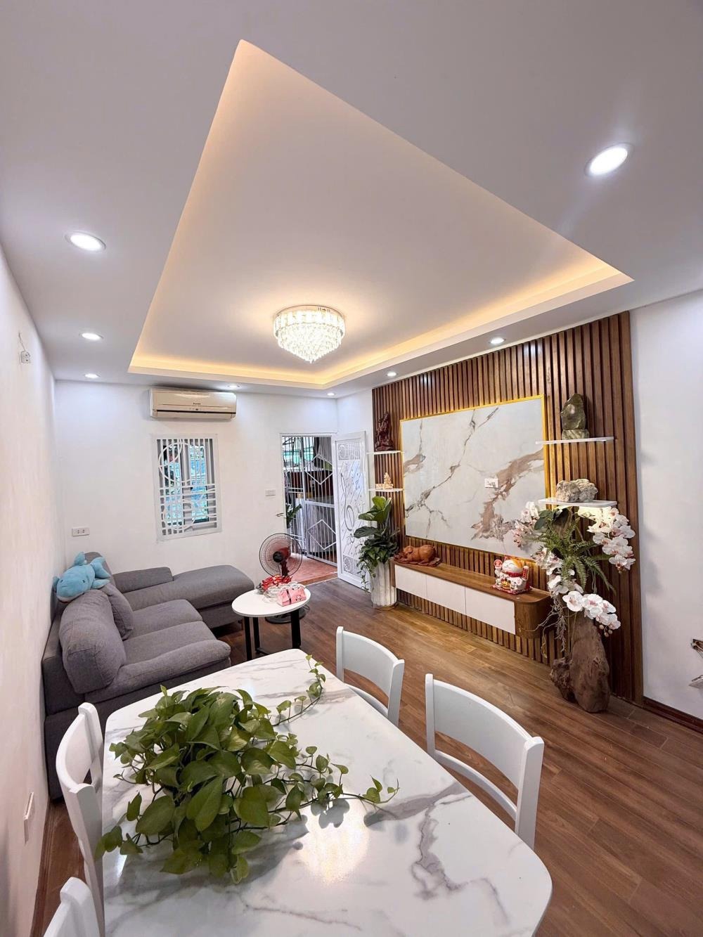 Nhà Mới 5 Tầng Bắc Từ Liêm - 35m2, Mặt Tiền 3.5m - Full Nội Thất - Giá 6.X Tỷ